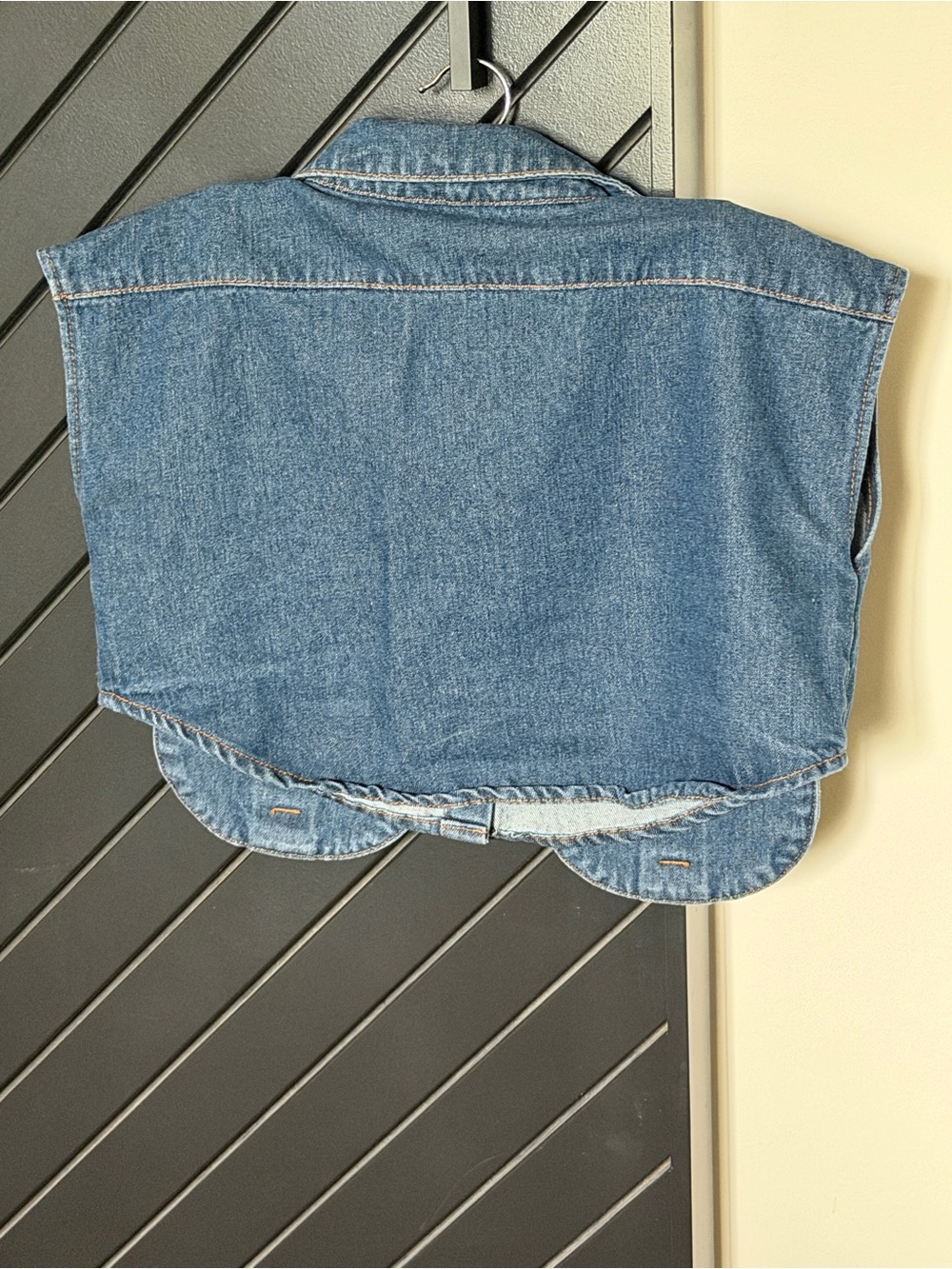 Commense denim cropped top/vest. Size XS. Excellent condition! - Picture 3 of 8